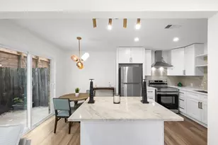 2012 Brun St, Houston, TX 77019 - Photo 3
