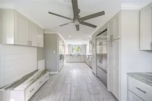 303 Old Bayou Dr, Dickinson, TX 77539 - Photo 19