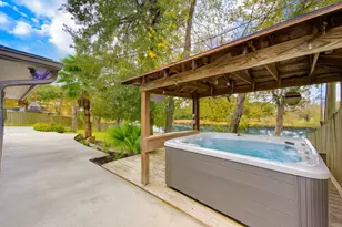 303 Old Bayou Dr, Dickinson, TX 77539 - Photo 7