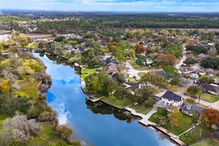 303 Old Bayou Dr, Dickinson, TX 77539 - Photo 49