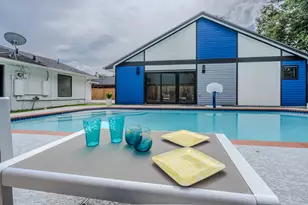 6518 Kury Ln, Houston, TX 77008 - Photo 37