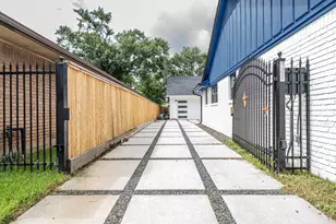 6518 Kury Ln, Houston, TX 77008 - Photo 21