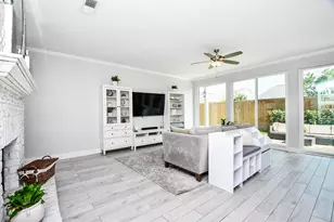 811 Bayou River Dr, Houston, TX 77079 - Photo 9