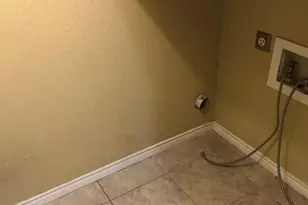 720 Memorial Mews St, Houston, TX 77079 - Photo 9