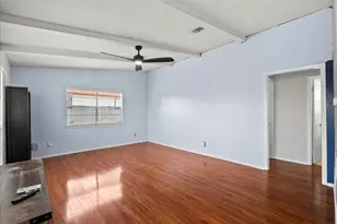 868 Bonita St, Bayou Vista, TX 77563 - Photo 5