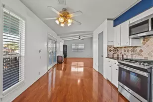 868 Bonita St, Bayou Vista, TX 77563 - Photo 9