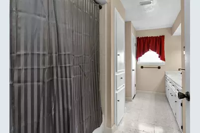 5934 Foresthaven Drive, Houston, TX 77066 - Photo 31