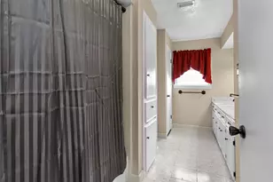5934 Foresthaven Dr, Houston, TX 77066 - Photo 31