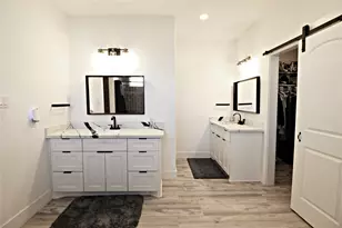 1118 N Shepherd Dr, Baytown, TX 77520 - Photo 15