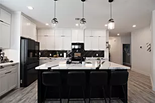 1118 N Shepherd Dr, Baytown, TX 77520 - Photo 5