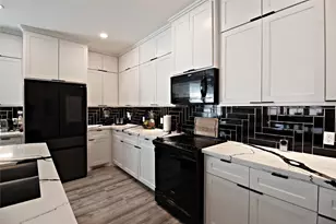 1118 N Shepherd Dr, Baytown, TX 77520 - Photo 7