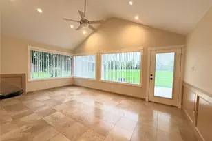 8638 Catalina Ln, Houston, TX 77075 - Photo 15