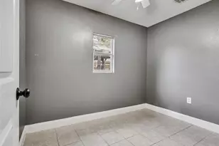 1107 E 40th 1/2 St, Houston, TX 77022 - Photo 7