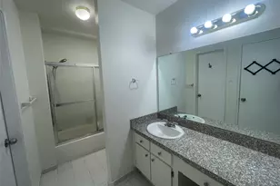 5550 N Braeswood Blvd, Houston, TX 77096 - Photo 5