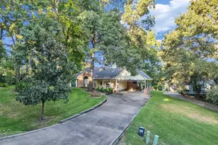 185 Lake Dr, Onalaska, TX 77360 - Photo 15