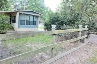 135 Wendy St, Trinity, TX 75862 - Photo 3