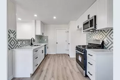 4406 Trafalgar Drive, Houston, TX 77045 - Photo 9