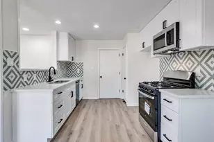 4406 Trafalgar Dr, Houston, TX 77045 - Photo 9