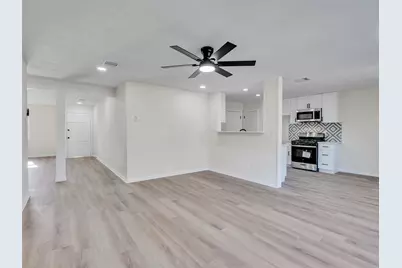 4406 Trafalgar Drive, Houston, TX 77045 - Photo 7