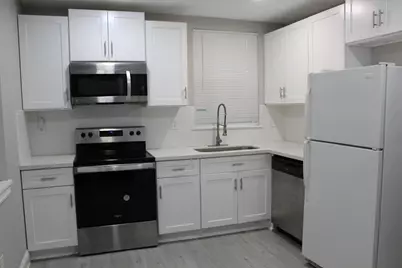 5305 Southlea Street, Houston, TX 77033 - Photo 11