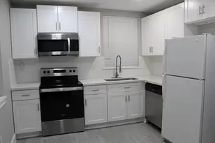 5305 Southlea St, Houston, TX 77033 - Photo 11