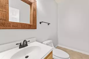 607 Travis St, Webster, TX 77598 - Photo 15