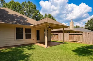 203 Fairwind Trail Dr, Conroe, TX 77385 - Photo 31