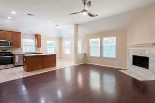 203 Fairwind Trail Dr, Conroe, TX 77385 - Photo 9