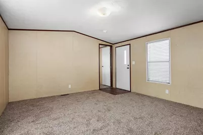 3031 Bay Oaks Harbor Drive, Baytown, TX 77523 - Photo 5