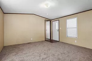 3031 Bay Oaks Harbor Dr, Baytown, TX 77523 - Photo 5