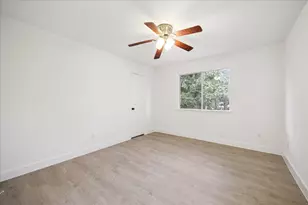 12128 La Salle River Rd, Conroe, TX 77304 - Photo 25