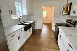 302 Moody St, Houston, TX 77009 - Photo 5