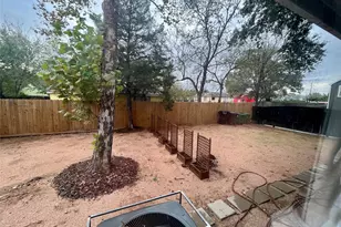302 Moody St, Houston, TX 77009 - Photo 3