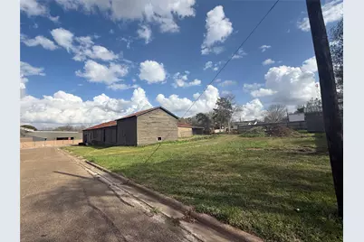 1702 S Baylor Street, Brenham, TX 77833 - Photo 5