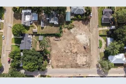 1702 S Baylor Street, Brenham, TX 77833 - Photo 3