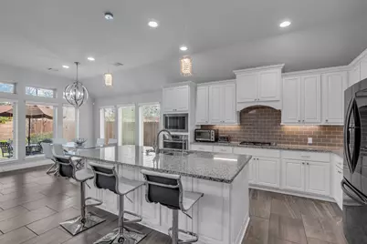 166 Painted Trillium Drive, Conroe, TX 77304 - Photo 5