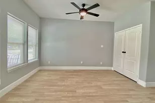 5754 Reed Rd, Houston, TX 77033 - Photo 5