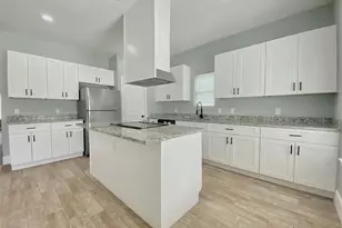 5754 Reed Rd, Houston, TX 77033 - Photo 3