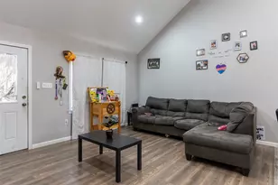 8921 Fresno Ave, Alvin, TX 77511 - Photo 7