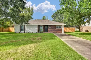 5438 Novak Ct, Danbury, TX 77534 - Photo 1