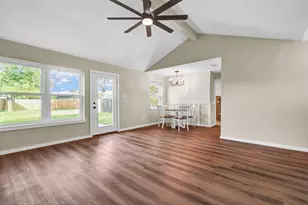 5438 Novak Ct, Danbury, TX 77534 - Photo 5