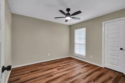 5438 Novak Court, Danbury, TX 77534 - Photo 11