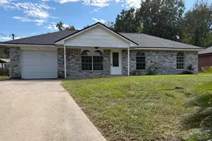 134 N Forest Dr, Willis, TX 77378 - Photo 1