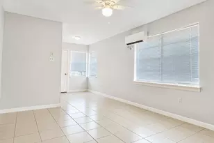 7818 Oak Knoll Ln Ln, Houston, TX 77028 - Photo 5