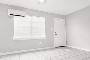 7818 Oak Knoll Ln Ln, Houston, TX 77028 - Photo 11