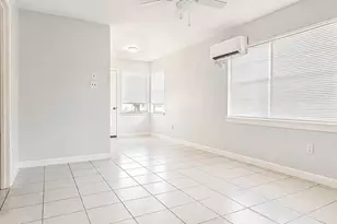 7818 Oak Knoll Ln Ln, Houston, TX 77028 - Photo 3