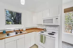 1802 W 14th 1/2 St, Houston, TX 77008 - Photo 15