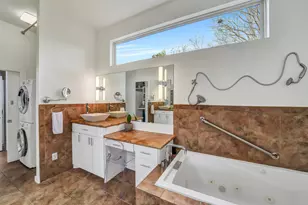 1802 W 14th 1/2 St, Houston, TX 77008 - Photo 11