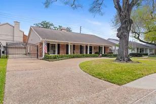 1803 Briarmead Dr, Houston, TX 77057 - Photo 41