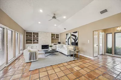 85 Crestwood Circle, Sugar Land, TX 77478 - Photo 3